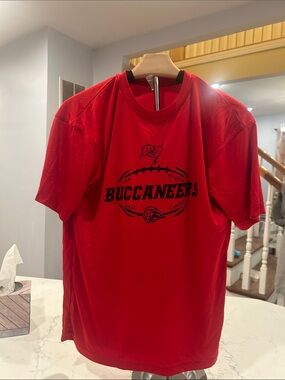 Men's Red Short Sleeve Graphic Tee